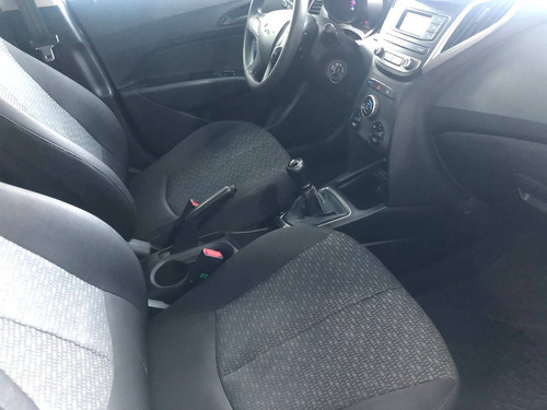 Imagem 12 de 14 de Hyundai Hb20 1.0 Comfort 12v Flex 4p Manual