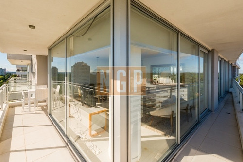 Departamento En Punta Del Este, Torre Cuenta Con Todos Los Servicios. Oportunidad Unica!!!!!!-ref:11941