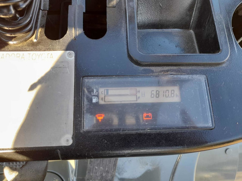 Imagen 5 de 15 de Autoelevador Toyota 3500kg Ruedas Dual Torre Triple C/desp