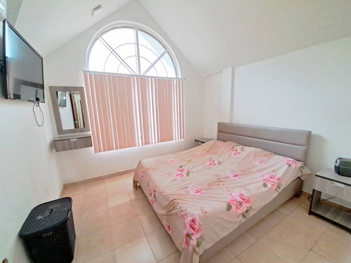 Imagen 9 de 11 de 165466 Carmen María González Vende Townhouse Villa Paraiso Country Club - San Diego (0412-4359728)