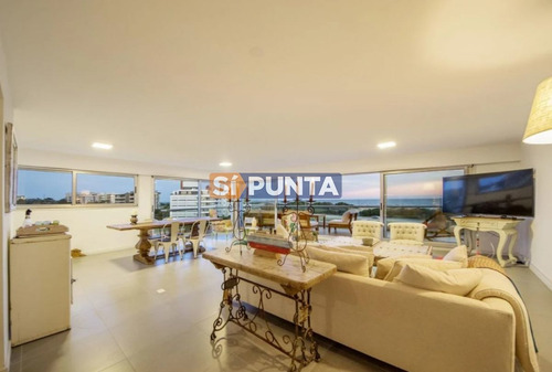 Imagen 2 de 18 de Apartamento En Venta - Brava