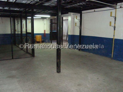 Alquiler De Cómodo Galpón Con Oficinas En Chacao #26-334