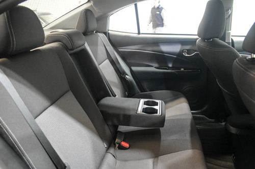 Toyota Yaris 1.5 107cv Xls Sedan