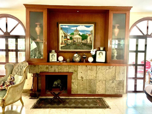 Casa En Venta En Chapalita