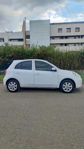 Nissan March 1.6 Advance