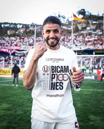Polos deportivos de universitario sale