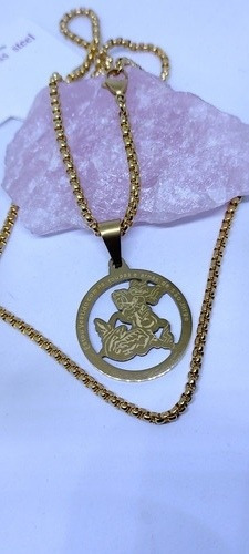 Imagen 1 de 5 de Medalla San Jorge Acero Dorado Con Cadena