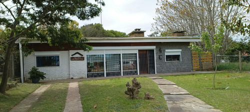 Venta Casa Y Apartamento Con Piscina En Mismo Padrón En Villa Argentina