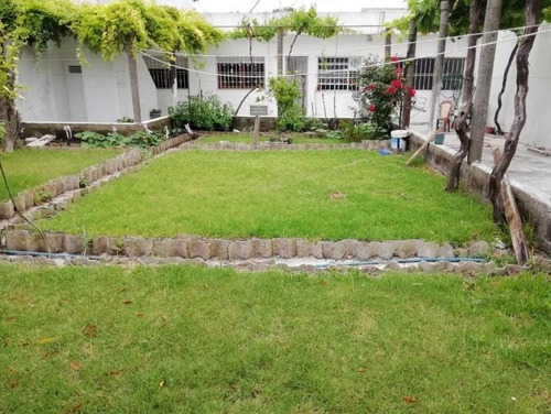 Casa - Prado. Garaje, Barbacoa Y Fondo.