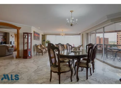 Apartamento En Sector De Laureles(mls#245497)