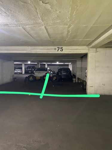 Estacionamiento Doble / Alameda A Dos Cuadras De La Moneda
