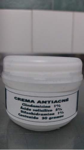 Crema Antiacné. Clindamicina, Salicílico, Difenhidramina. 