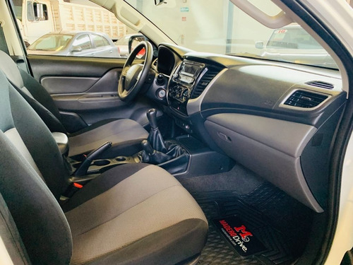 Imagen 8 de 12 de Mitsubishi L200 Modelo 2018
