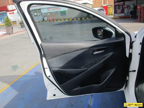 Mazda 2 1500cc At Aa