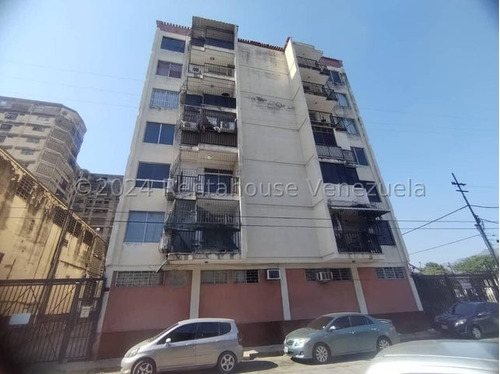 Norma Piña Asesora Rah Vende Hermoso, Amplio Y Funcional Apartamento, Ubicado Cerca De Av. Bolivar Norte. Cod. 24-21960