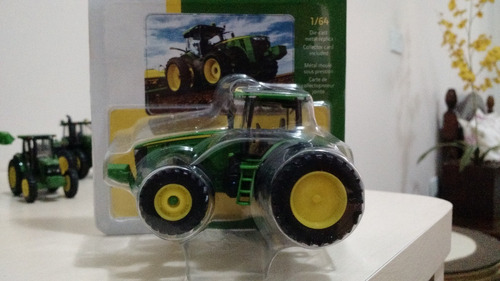 Trator John Deere Escala 1/64 Modelo 8400r Marca Ertl