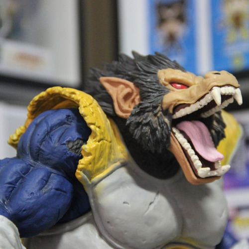 Vegeta Oosaru Dragon Ball Macaco Kit Duas Action Figure