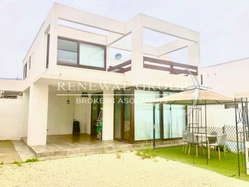 Casa 3d3b En Sector Residencial (10410)
