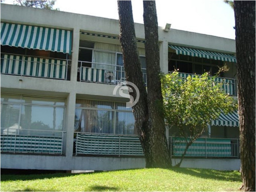 Apartamento En Mansa, 1 Dormitorios *- Ref: 4641