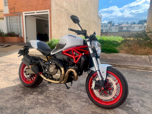 Ducati Monster 821