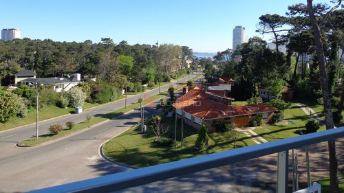Imagen 16 de 30 de Venta De Apartamento En Mansa, Punta Del Este - 2 Dormitorios - Terraza Parrillero