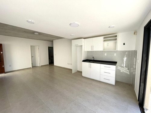 Venta Casa De 3 Dormitorios Y Dos Baños, Lomas De Solymar Sur