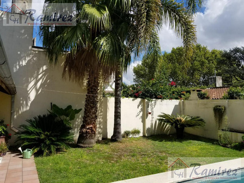 Chalet Céntrico En Venta 5 Ambientes. Excelente! - Ituzaingó