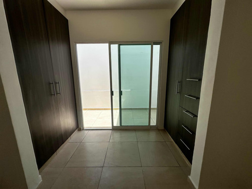 Venta Céntrica Con 5 R Y 4 B Roof Garden Y Alberca