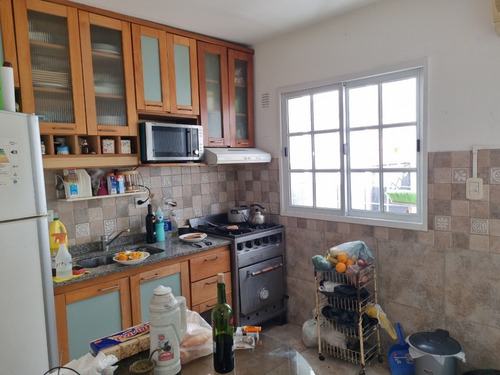 Imagen 7 de 25 de Hermoso Dúplex 4 Ambientes Al Frente/ Ramos Mejía