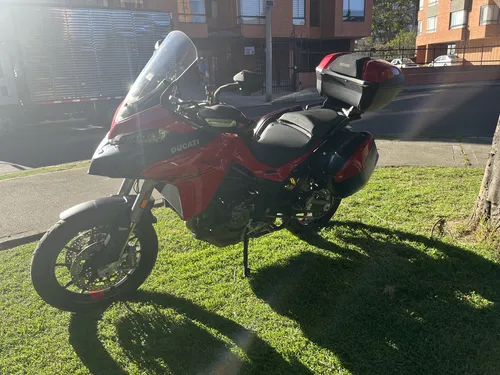 Como Nueva. Incluye Maletas Originales De Viaje De Ducati