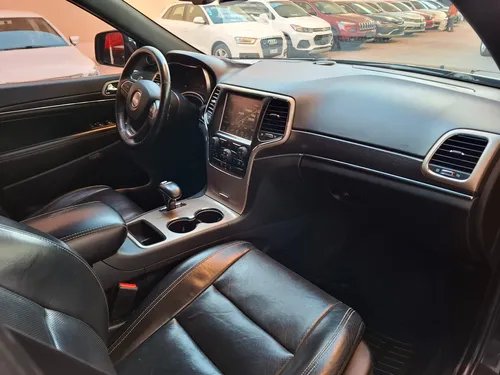 Jeep Grand Cherokee 5.7 Limited Lujo 4x2 Mt