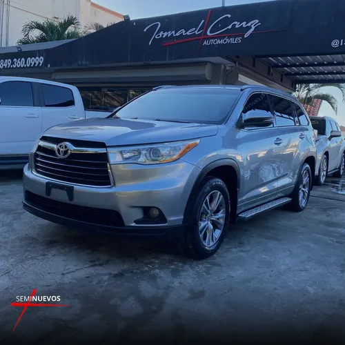 Toyota Highlander Le / 2014