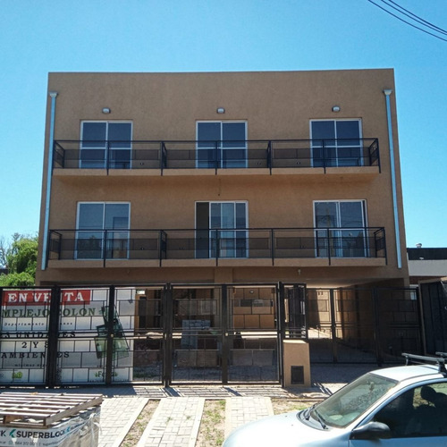Imagen 2 de 11 de Departamento En Venta En José C Paz