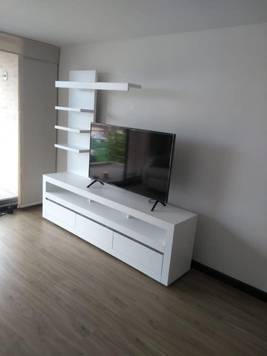 Mueble Tv Ref: Tradicional De 200 Cm En Madera Lacada Repisa