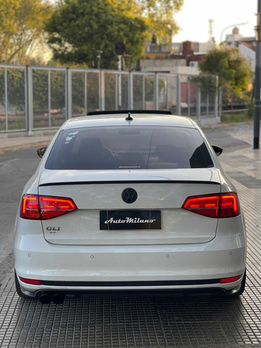 Imagen 5 de 25 de Volkswagen Vento 2018 2.0 Tsi Gli 211cv App Connect + Nav