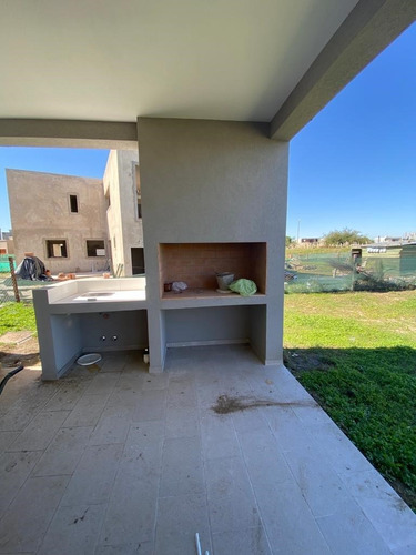 Imagen 3 de 19 de Casa Chalet En Venta Ubicado En El Cantón, Escobar, G.b.a. Zona Norte