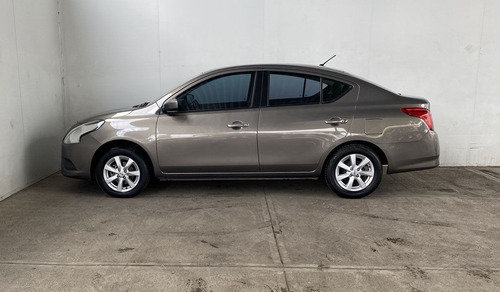 Imagen 8 de 13 de Nissan Versa 2019 1.6 Sense Mt