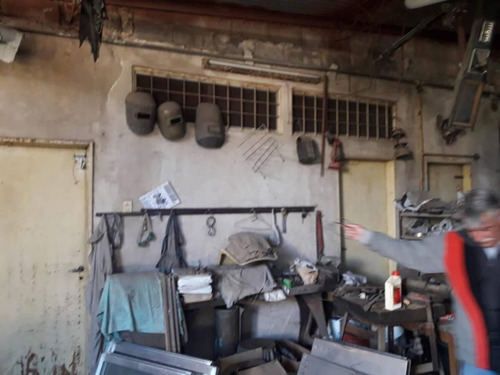 3 Locales , Galpon + Vivienda En 1ºpiso