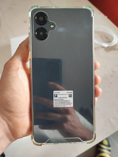 Celular Samsung Galaxy A06 4gb Ram 64 Gb Almacenamiento Negro (Usado)