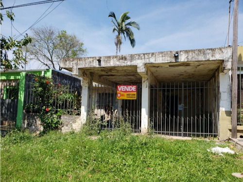 Terreno Con Casa A Reciclar
