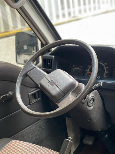 Mitsubishi L300