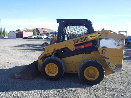 Imagen 9 de 11 de Minicargador Sobre Llantas Caterpillar 246d 2015 Folio 13589