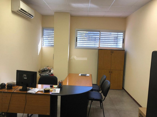 Imagen 5 de 11 de Local Galpon Deposito Aguada Jose L Terra Prox. Palacio 1500m Edificados. Altura 14mts.