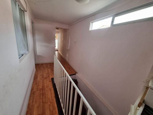 Se Vende Casa De 2 Pisos En Sector Centro Sur, Calle Díaz Ga