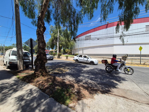 Casa Tres Pisos En Avenida Principal Ciudad Satélite - Maipú