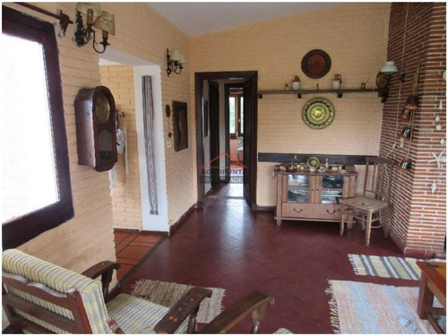 Casa En Mansa, 4 Dormitorios *- Ref: 4100
