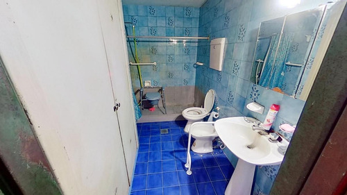 Imagen 20 de 30 de Casa En Los Hornos - Lote De 10 X 45 - 3 Dormitorios
