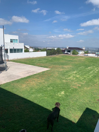 Terreno En Vista Real, 800 M2, Más Bien Es Un Precioso Jardí