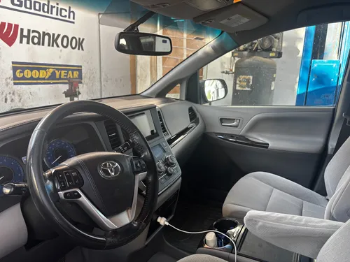 Toyota Sienna 3.5 Xle V6 At