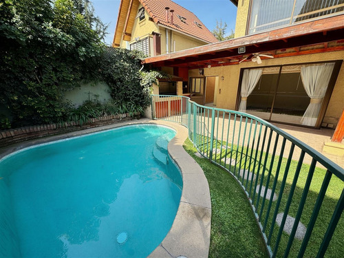 Casa En Arriendo De 5 Dorm. En Huechuraba